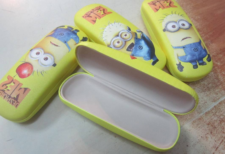 圖2:UV印刷機(jī) 圖2:UV印刷機(jī)