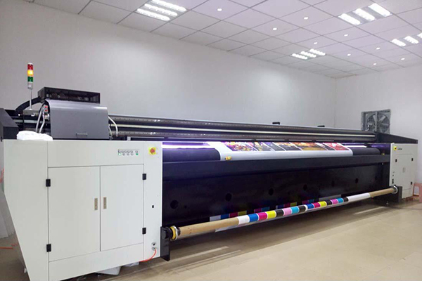 uv卷材機和寫真機有什么不同？